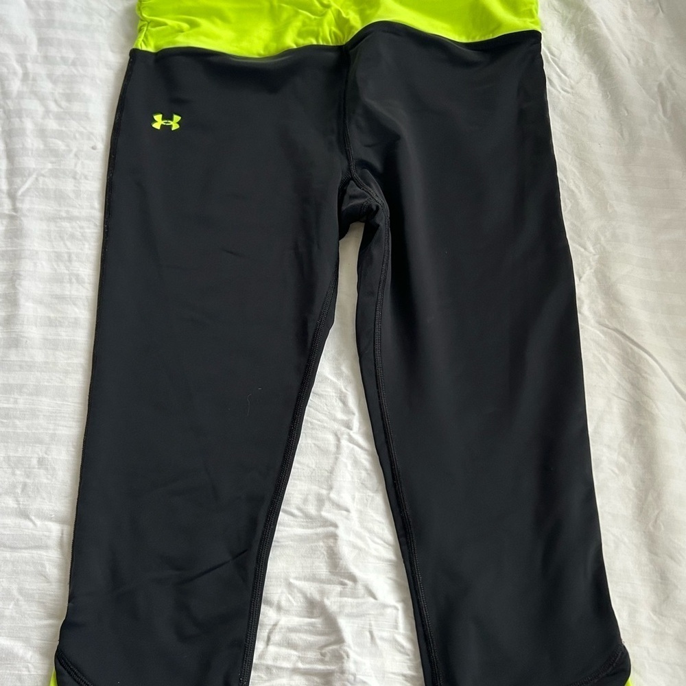 Under Armour Black and Green Performance Leggings Sz M/L